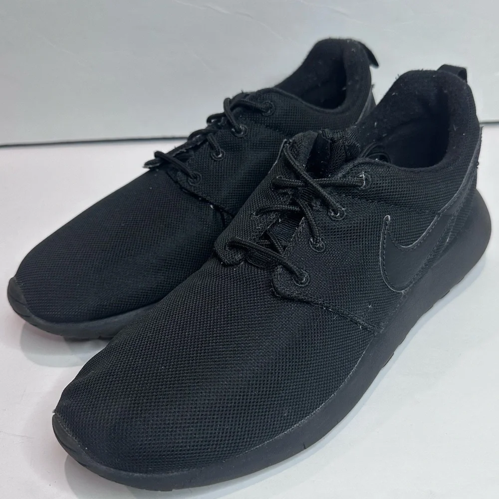 Used Nike Black Sneakers Sz.7y